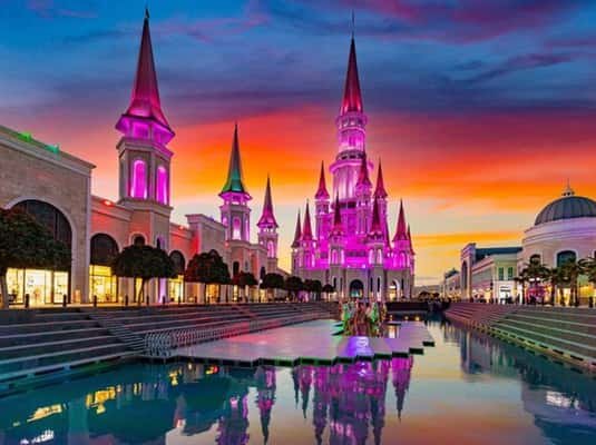 Antalya/Alanya/Side: Land of Legends Night Show & Shopping