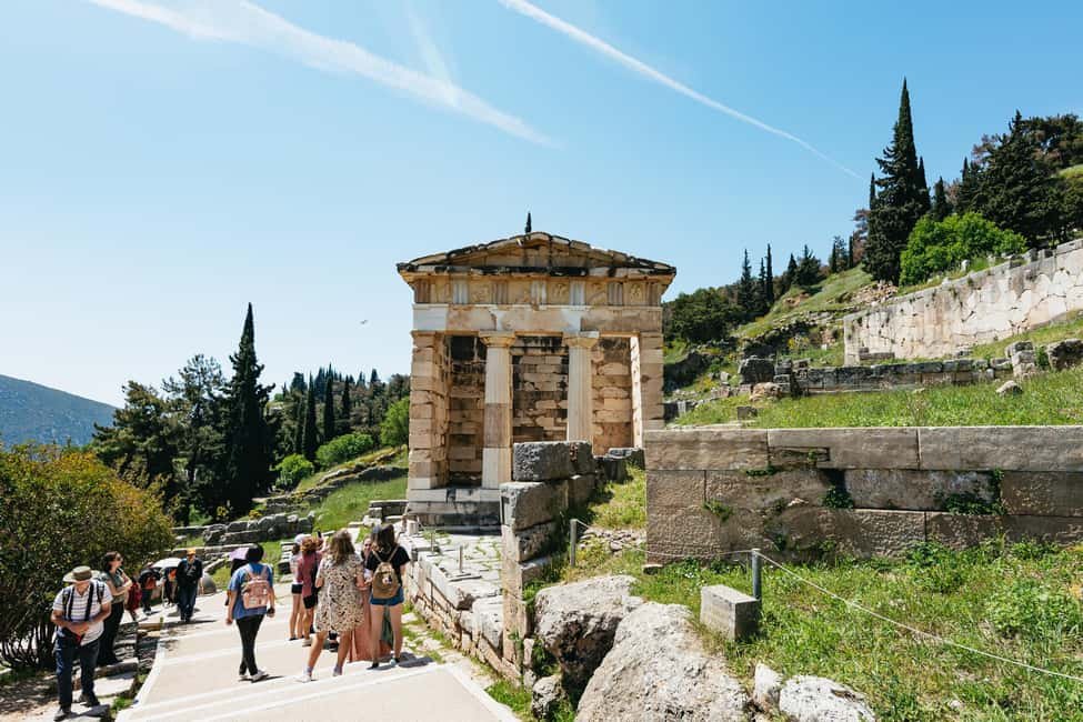 Athens: Mythology of Delphi, Museum and Arachova Guided Tour side 1