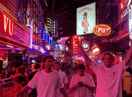Bangkok: Soi Cowboy, Nana, Soi 11, Rooftops, Clubs & Go Go’s side 2
