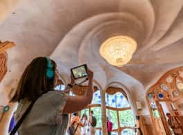 Barcelona: Casa Batlló Entry with Self-Audioguide Tour side 1