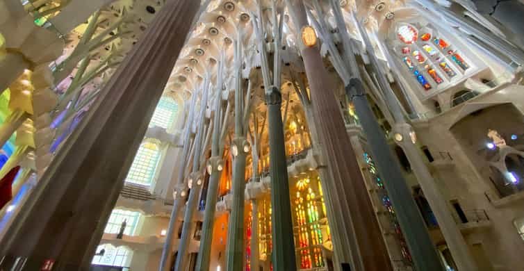 Barcelona: Sagrada Familia Skip-the-Line Entry Ticket & Tour side 2