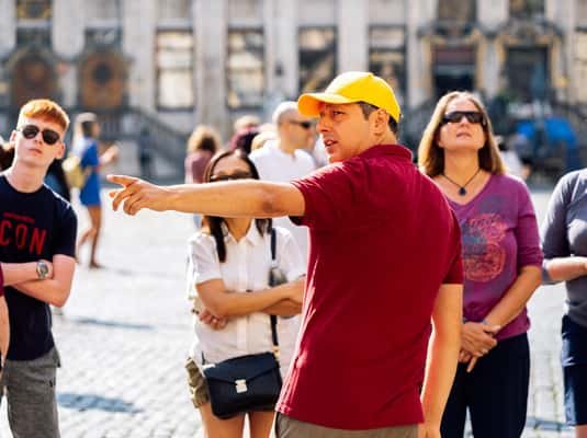 Brussels: Historical Tour with Chocolate & Waffle Tasting