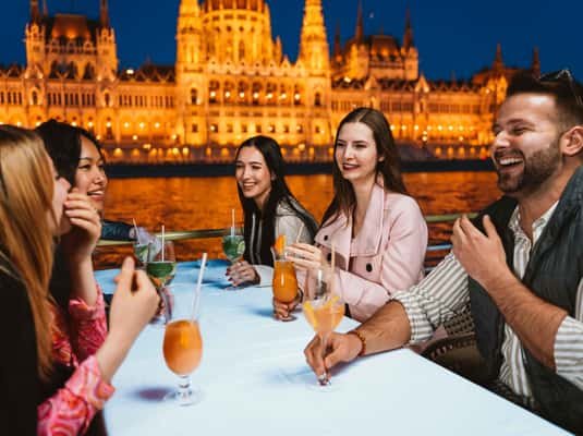 Budapest: 4-Course Dinner River Cruise with Live Folk Music
