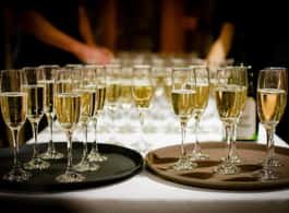 Budapest: By Night Sightseeing Cruise with Welcome Drink side 2