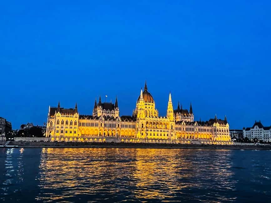 Budapest: City Highlights Sightseeing Cruise side 2