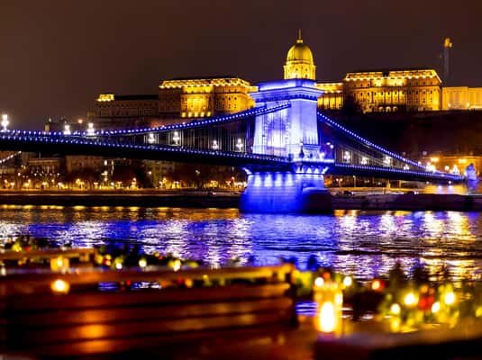 Budapest: Premium Sightseeing Cruise with Tokaj Frizzante