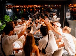 Budapest: Unlimited Prosecco, Beer and Aperol Spritz Cruise side 1