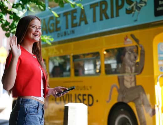 Dublin: Afternoon Tea Vintage Bus Tour