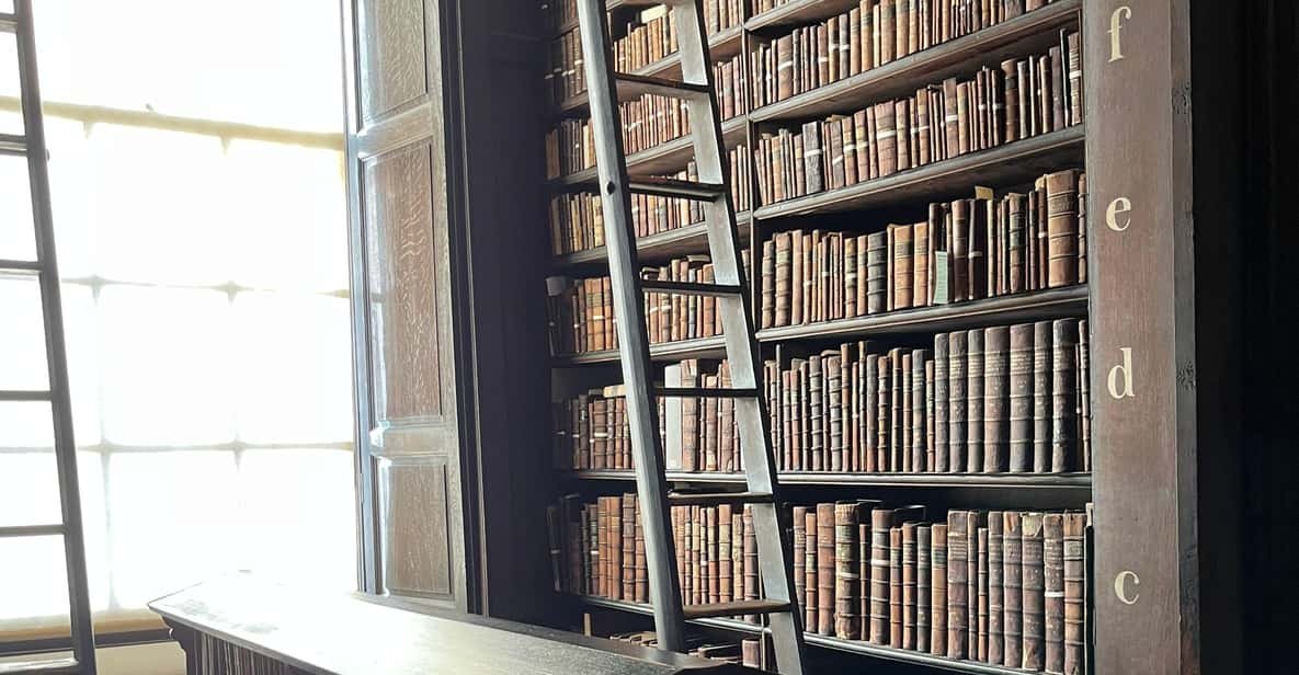 Dublin: Fast-Track Book of Kells Ticket & Dublin Castle Tour side 2