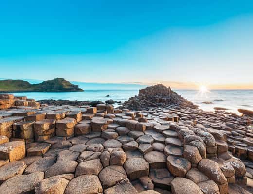 Dublin: Giants Causeway, Dark Hedges, Dunluce & Belfast Tour side 1