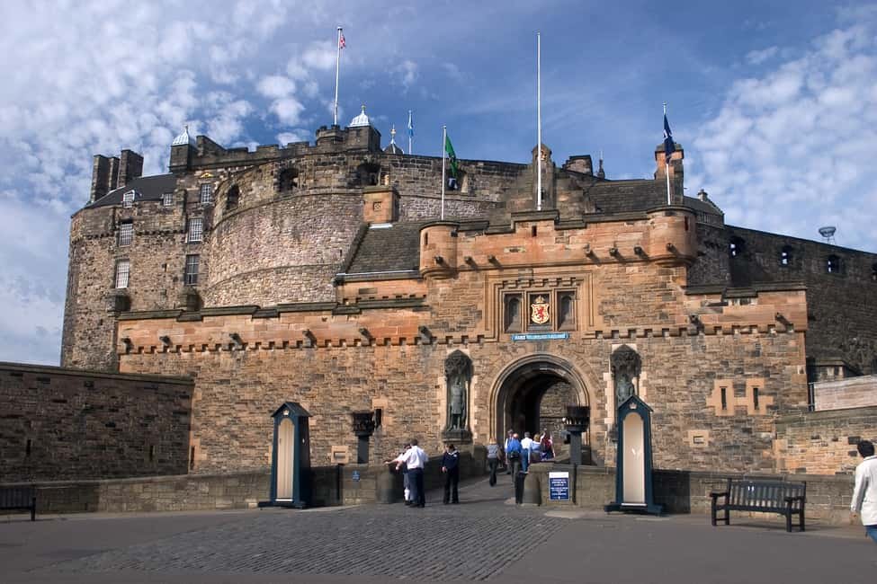 Edinburgh Castle: Guided Walking Tour with Entry Ticket side 2