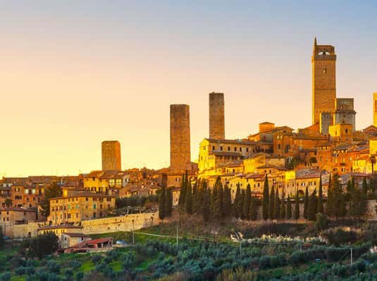 Florence: Day Trip with Free Time in San Gimignano and Siena
