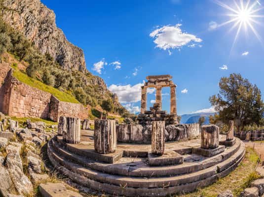 From Athens: Delphi Full Day V.R. Audio Guided Tour
