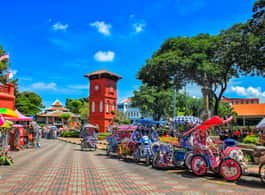 From Kuala Lumpur: Malacca Day Trip - Red Square & Jonker St side 1