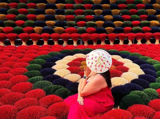 Hanoi: Incense Village, Hat, and Lacquer Artisanal Tour