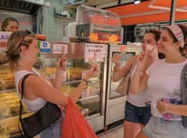 Hong Kong: Street Food Tour with Locals - Dim Sum & Tea side 2