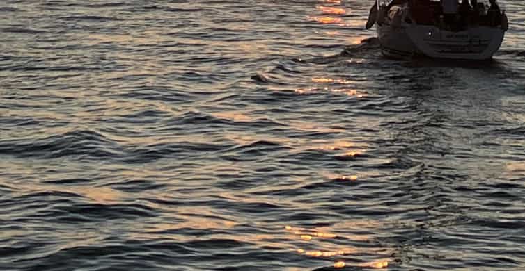 Lisbon: Sunset Boat Party Cruise with DJ and Open Bar side 2