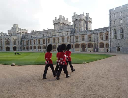 London: Windsor, Stonehenge, Bath, and Roman Baths Day Trip side 1