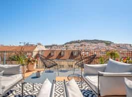 Rooftop View, Drink, and Lisbon's History Experience side 1